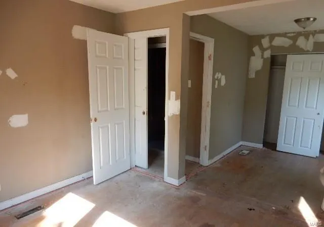 Photo 5 of Single Family Residence at 3729 Dixie Dr, Saint Ann, MO 63074 | MLS# MIS24041216 | | Sold on 2024-07-31