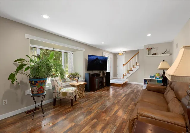 Photo 3 of Single Family Residence at 2377 Pierwood Dr, Saint Louis, MO 63129 | MLS# MIS24042125 | | Sold on 2024-10-08