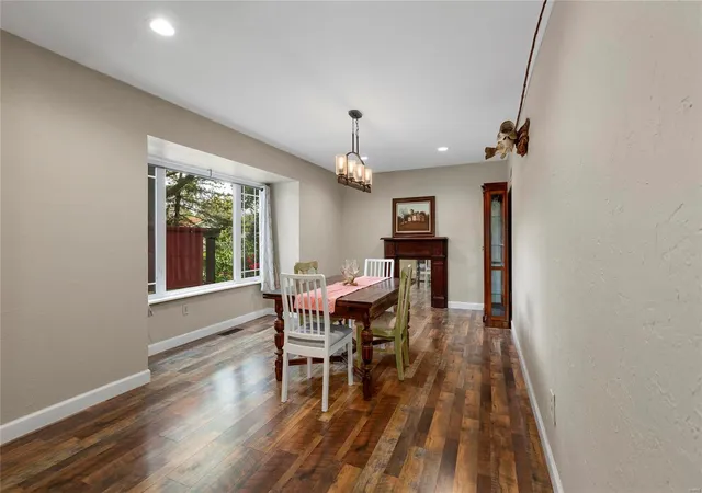 Photo 4 of Single Family Residence at 2377 Pierwood Dr, Saint Louis, MO 63129 | MLS# MIS24042125 | | Sold on 2024-10-08