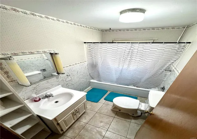 Photo 5 of Single Family Residence at 525 Park St, Monroe City, MO 63456 | MLS# MIS24042158 | | Sold on 2024-12-20