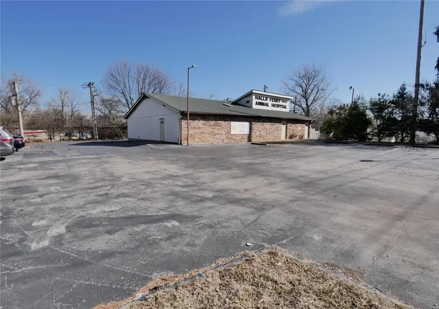 Photo 2 of Single Family Residence at 9224 Halbrook Dr, Saint Louis, MO 63137 | MLS# MIS24042727 | | Sold on 2024-12-20