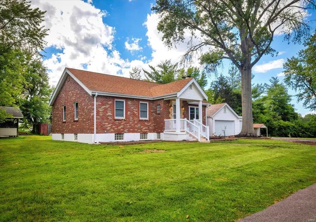 Single Family Residence at 7935 S Rock Hill Rd, Saint Louis, MO 63123 | MLS# MIS24042731 | | Sold on 2024-12-23