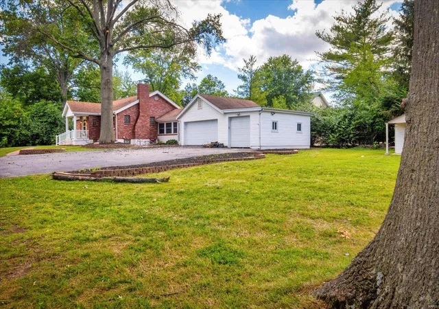 Photo 3 of Single Family Residence at 7935 S Rock Hill Rd, Saint Louis, MO 63123 | MLS# MIS24042731 | | Sold on 2024-12-23