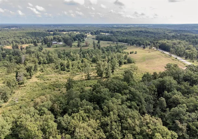 Photo 5 of Farm at 1234 Hwy 32, Long Lane, MO 65590 | MLS# MIS24043193 | | Sold on 2025-01-03