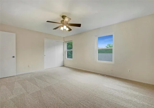 Photo 3 of Condominium at 676 Summer Winds Ln, Saint Peters, MO 63376 | MLS# MIS24043460 |  | Sold on 2024-10-15