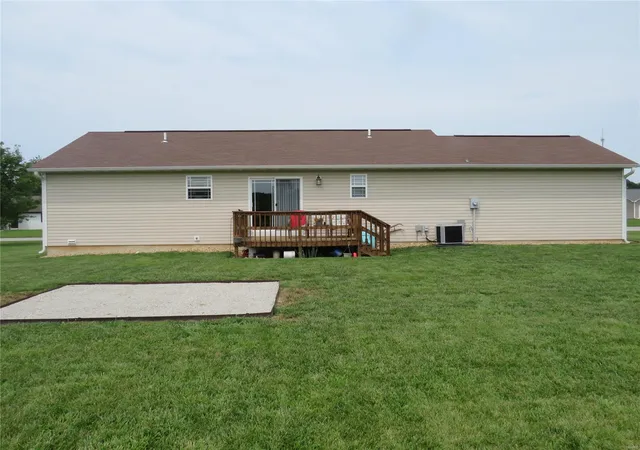 Homes for sale in West Plains, MO | 1612 Luna Dr, West Plains, MO 65775 | MLS# MIS24045559