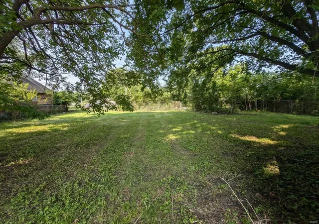 Photo 3 of Single Family Residence at 2618 Gaty Ave, East Saint Louis, IL 62205 | MLS# MIS24045653 | | Sold on 2025-02-26