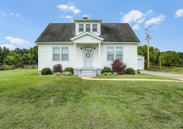 Photo 3 of Farm at 11020 Hwy 100, Berger, MO 63014 | MLS# MIS24045724 | | Sold on 2025-07-15
