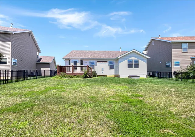 Photo 4 of Single Family Residence at 106 Towergate Dr, Lake Saint Louis, MO 63367 | MLS# MIS24045968 | | Sold on 2025-01-24