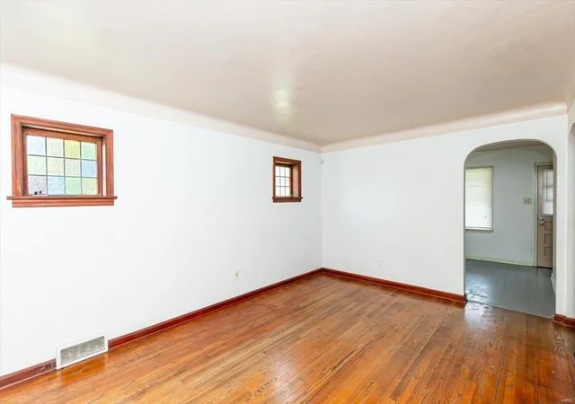 Photo 3 of Single Family Residence at 7100 Idaho Ave, Saint Louis, MO 63111 | MLS# MIS24046100 | | Sold on 2025-02-13
