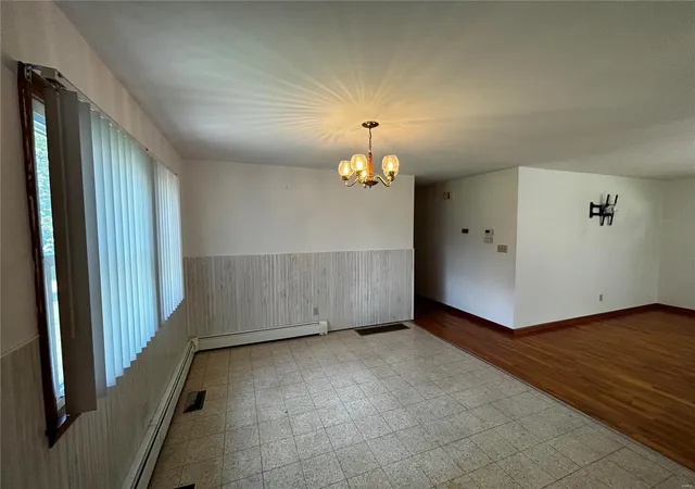 Photo 3 of Single Family Residence at 413 N Grant St, Vandalia, MO 63382 | MLS# MIS24046115 |  | Sold on 2024-09-23