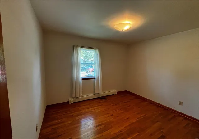 Photo 5 of Single Family Residence at 413 N Grant St, Vandalia, MO 63382 | MLS# MIS24046115 |  | Sold on 2024-09-23