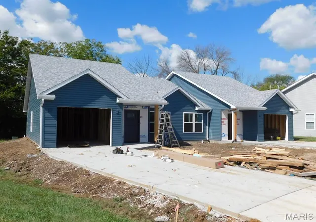 Photo 1 of Condo for sale at 105 Margarita Ct, Centralia, MO 65240 | MLS# MIS24046655 | Listing updated on 2026-01-01