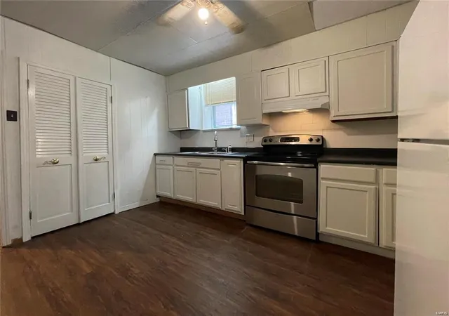 Photo 3 of Single Family Residence at 3935 California Ave, Saint Louis, MO 63118 | MLS# MIS24046669 |  | Sold on 2025-01-08