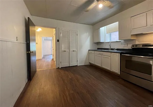 Photo 4 of Single Family Residence at 3935 California Ave, Saint Louis, MO 63118 | MLS# MIS24046669 |  | Sold on 2025-01-08