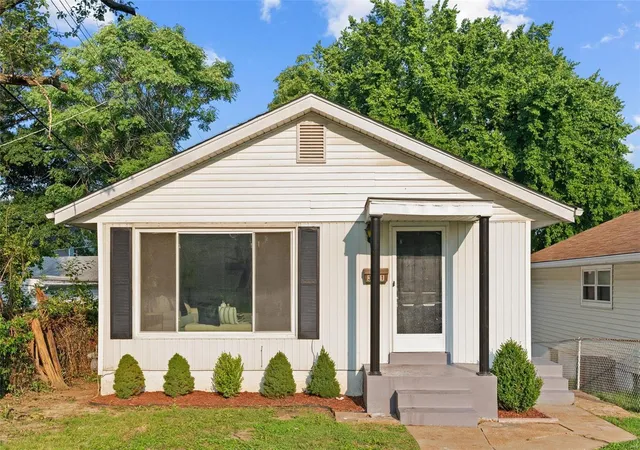 Single Family Residence at 3711 Wabash Ave, Saint Louis, MO 63109 | MLS# MIS24046851 | | Sold on 2024-09-27
