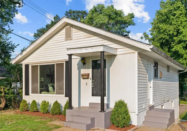Photo 1 of Single Family Residence at 3711 Wabash Ave, Saint Louis, MO 63109 | MLS# MIS24046851 | | Sold on 2024-09-27