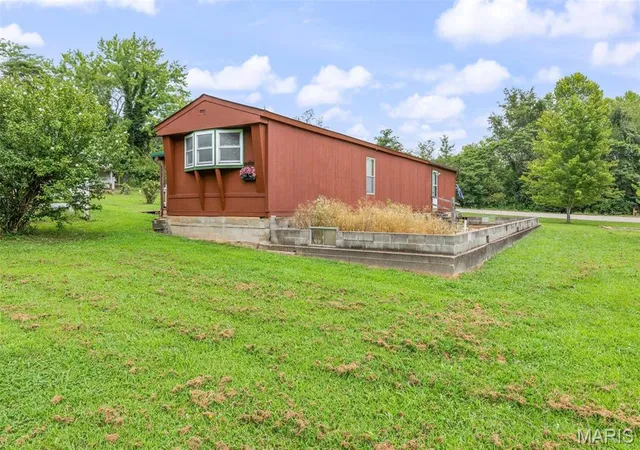 Photo 4 of Single Family Residence at 5857 Hwy E, Fredericktown, MO 63645 | MLS# MIS24046990 | | Sold on 2025-07-17