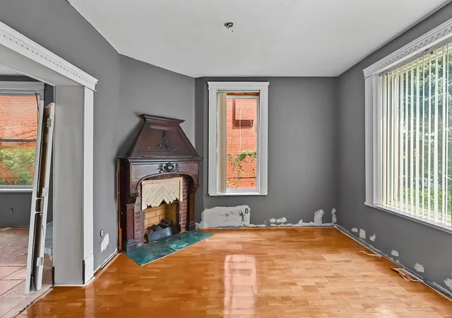 Photo 2 of Single Family Residence at 5019 Raymond Ave, Saint Louis, MO 63113 | MLS# MIS24047122 | | Sold on 2024-12-19