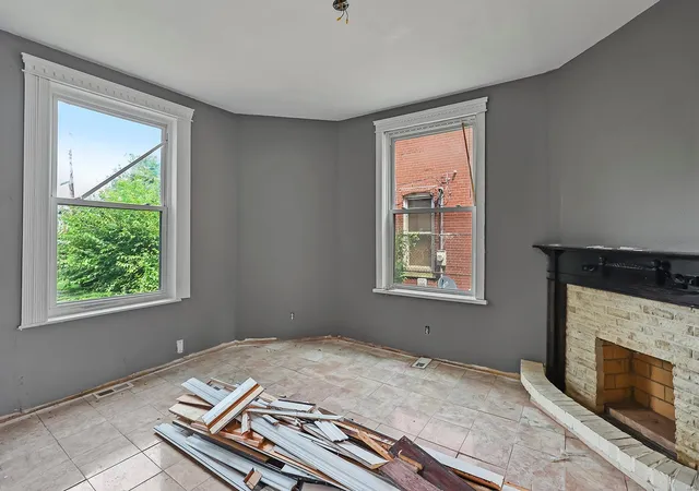 Photo 4 of Single Family Residence at 5019 Raymond Ave, Saint Louis, MO 63113 | MLS# MIS24047122 | | Sold on 2024-12-19