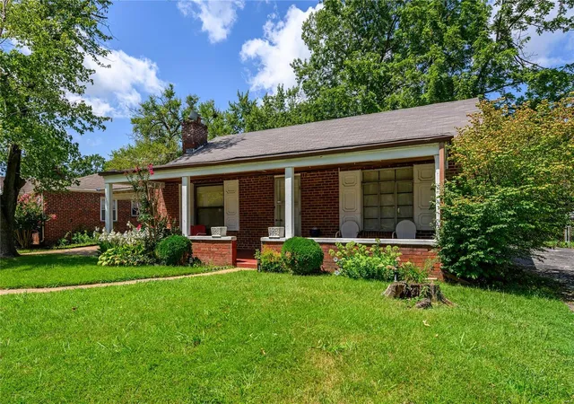 Single Family Residence at 1063 Raisher Dr, Saint Louis, MO 63130 | MLS# MIS24047618 | | Sold on 2024-10-01