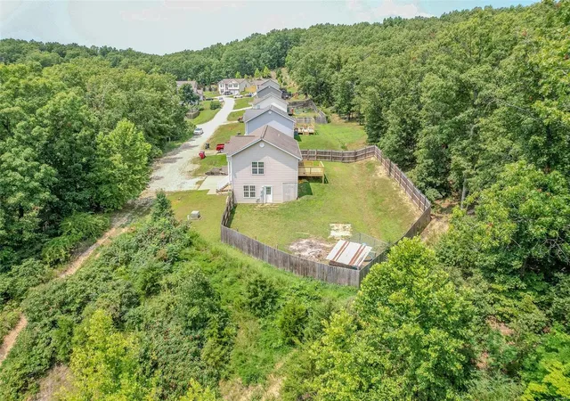 Photo 4 of Single Family Residence at 20909 Hideaway Ln, Saint Robert, MO 65584 | MLS# MIS24047677 | | Sold on 2024-09-06