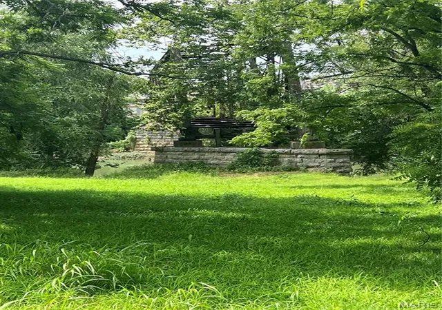 2nd image of 707 Riverview Dr N, Poplar Bluff, MO 63901 | MLS# MIS24048031
