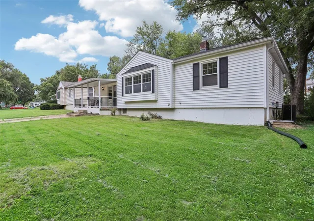 Photo 2 of Single Family Residence at 9319 Evandale Dr, Saint Louis, MO 63123 | MLS# MIS24048185 | | Sold on 2024-10-11