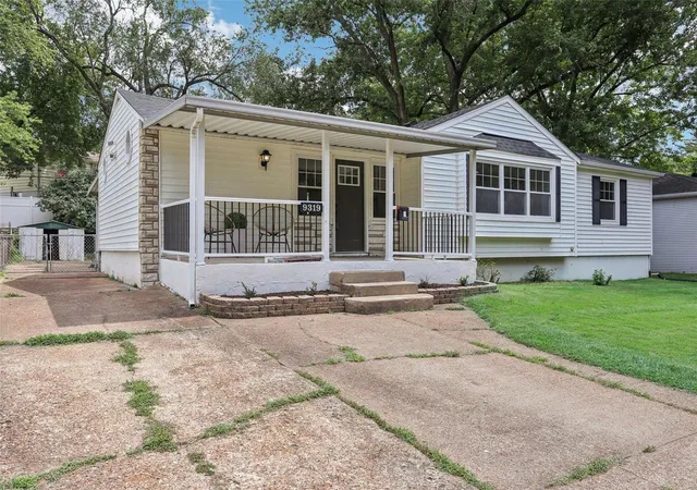 Photo 3 of Single Family Residence at 9319 Evandale Dr, Saint Louis, MO 63123 | MLS# MIS24048185 | | Sold on 2024-10-11