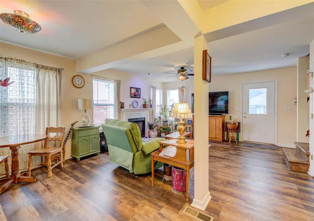 Photo 2 of Villa at 876 Du Pre Ct, Saint Peters, MO 63376 | MLS# MIS24048256 |  | Sold on 2024-10-10