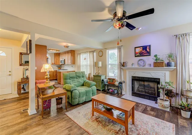 Photo 4 of Villa at 876 Du Pre Ct, Saint Peters, MO 63376 | MLS# MIS24048256 |  | Sold on 2024-10-10