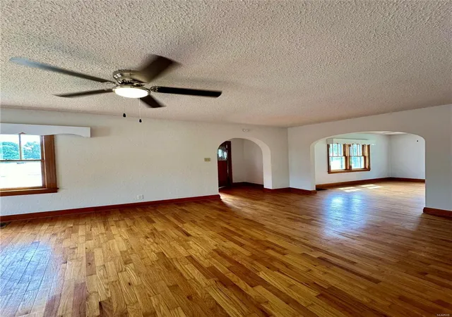 Photo 4 of Single Family Residence at 401 S 4Th St, Owensville, MO 65066 | MLS# MIS24048509 |  | Sold on 2025-03-27
