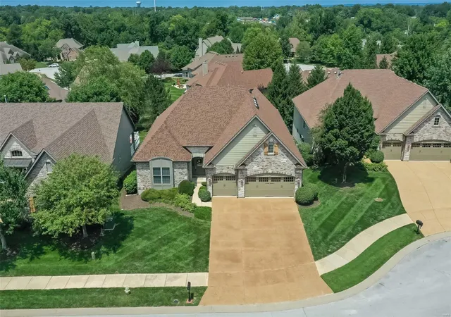 Villa at 8 Maryells Wy, Saint Charles, MO 63303 | MLS# MIS24048638 | | Sold on 2024-10-10