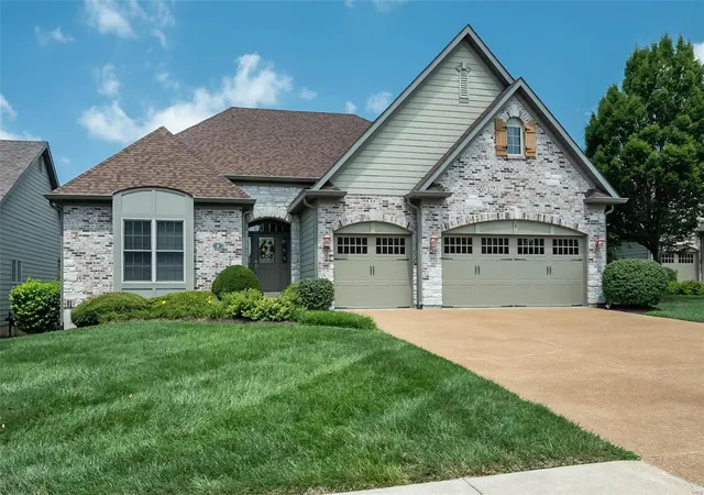 Photo 1 of Villa at 8 Maryells Wy, Saint Charles, MO 63303 | MLS# MIS24048638 | | Sold on 2024-10-10