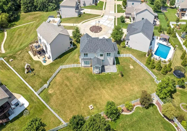 Photo 4 of Single Family Residence at 513 Bayview Pointe Ct, Lake Saint Louis, MO 63367 | MLS# MIS24048884 | | Sold on 2024-10-15