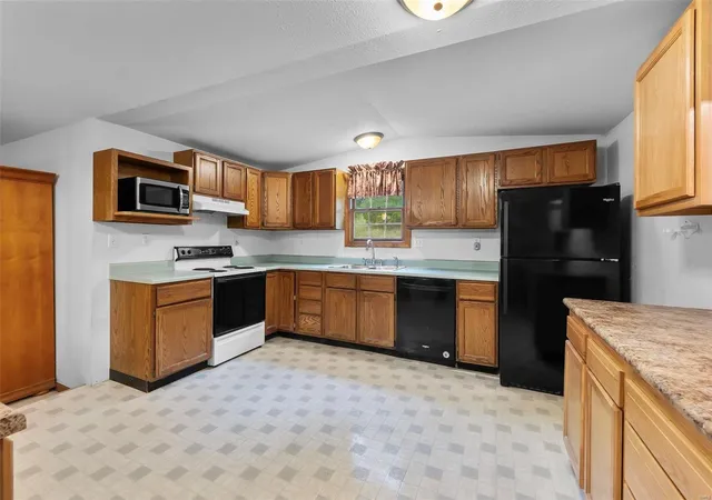 Photo 4 of Single Family Residence at 1016 Madison 9518, Fredericktown, MO 63645 | MLS# MIS24049075 |  | Sold on 2025-02-04