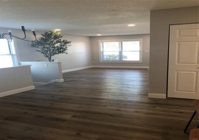 Photo 4 of Condominium at 1783 Knoll Terrace #89, Saint Peters, MO 63376 | MLS# MIS24049147 | | Sold on 2024-09-12