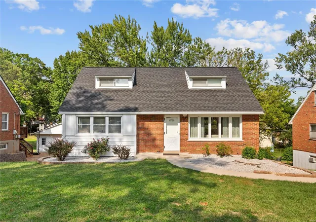 Photo 1 of Single Family Residence at 8716 Del Vista Dr, Saint Louis, MO 63126 | MLS# MIS24049245 |  | Sold on 2025-01-08