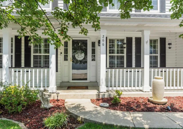Photo 1 of Single Family Residence at 266 Barkwood Trails Dr, Saint Peters, MO 63376 | MLS# MIS24049262 | | Sold on 2024-10-04