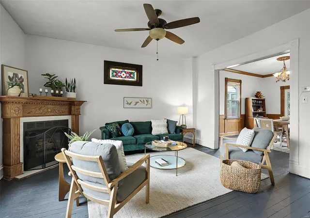Photo 2 of Single Family Residence at 1002 Madison, Saint Charles, MO 63301 | MLS# MIS24049405 |  | Sold on 2024-10-10