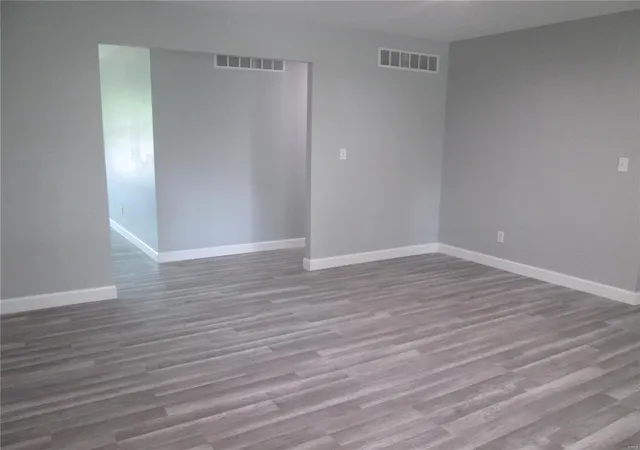 Photo 3 of Single Family Residence at 10636 Jesskamp Dr, Saint Louis, MO 63136 | MLS# MIS24049658 | | Sold on 2024-10-09