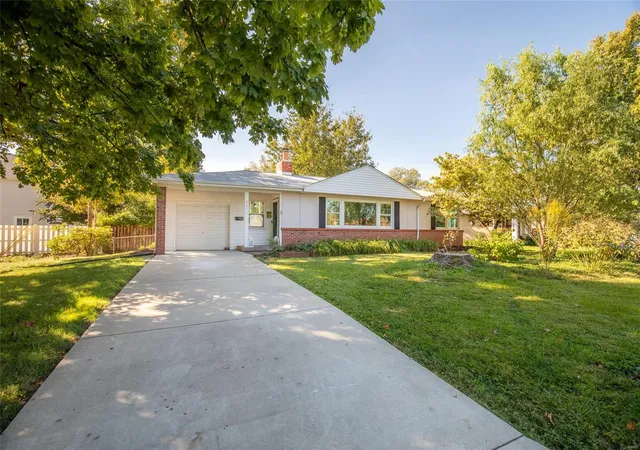 2nd image of 640 Lewiston Dr, Saint Louis, MO 63122 | MLS# MIS24049681