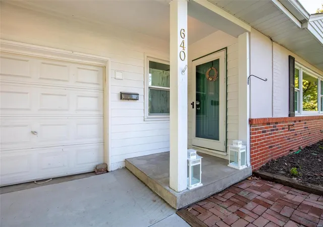 3rd image of 640 Lewiston Dr, Saint Louis, MO 63122 | MLS# MIS24049681