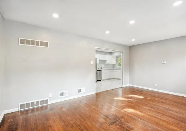 Photo 1 of Single Family Residence at 10512 Lilac Ave, Saint Louis, MO 63137 | MLS# MIS24049719 | | Sold on 2025-02-11