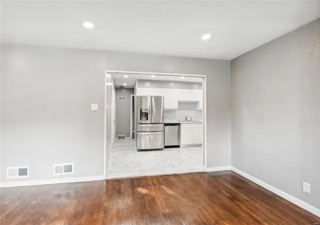 Photo 4 of Single Family Residence at 10512 Lilac Ave, Saint Louis, MO 63137 | MLS# MIS24049719 | | Sold on 2025-02-11