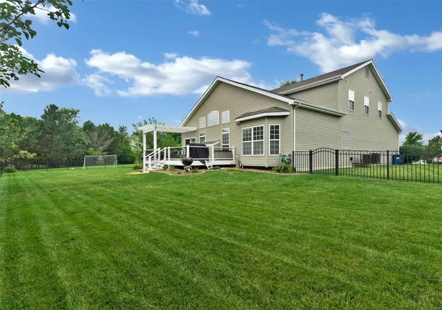 Photo 1 of Single Family Residence at 20 Clearvista Cv, Saint Charles, MO 63303 | MLS# MIS24050283 | | Sold on 2025-01-23