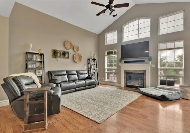 Photo 3 of Single Family Residence at 20 Clearvista Cv, Saint Charles, MO 63303 | MLS# MIS24050283 | | Sold on 2025-01-23