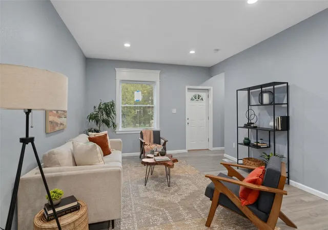 Photo 4 of Single Family Residence at 3624 Virginia Ave, Saint Louis, MO 63118 | MLS# MIS24050521 |  | Sold on 2024-10-11