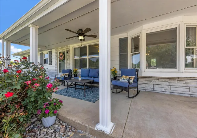 Photo 2 of Single Family Residence at 8 Laura Dr, Saint Peters, MO 63376 | MLS# MIS24050650 |  | Sold on 2024-10-04
