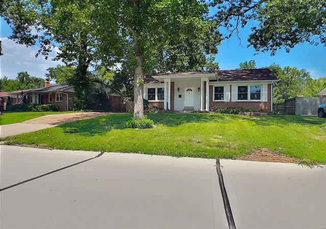Photo 3 of Single Family Residence at 9700 Hale Dr, Saint Louis, MO 63123 | MLS# MIS24050747 |  | Sold on 2024-12-30